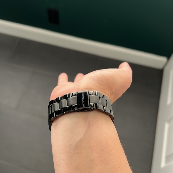 Michael Kors Slim Runway watch ⌚️ - Picture 8 of 8